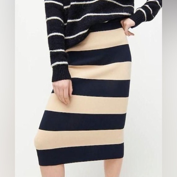 J. Crew Dresses & Skirts - J.Crew Sweater Womens midi length pencil skirt in navy and tan stripe size XS